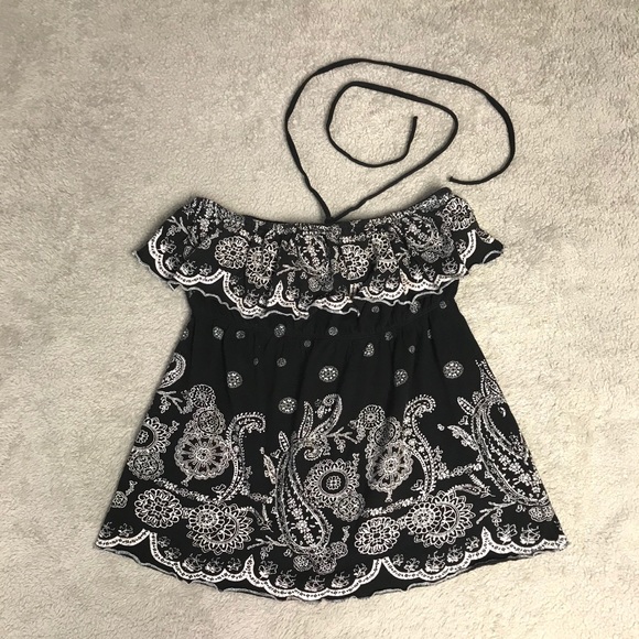 Almost Famous Off Shoulder Black Top - Picture 2 of 8